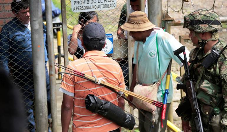 Comunidad U´WA continua en protesta en planta de gas de Ecopetrol en Toledo