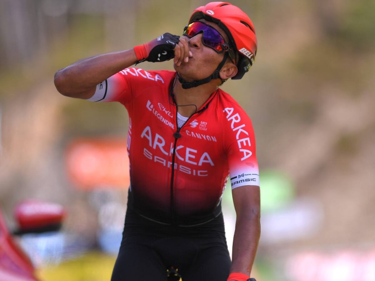 Nairo Quintana dona alimentos a las familias más afectadas de Boyacá