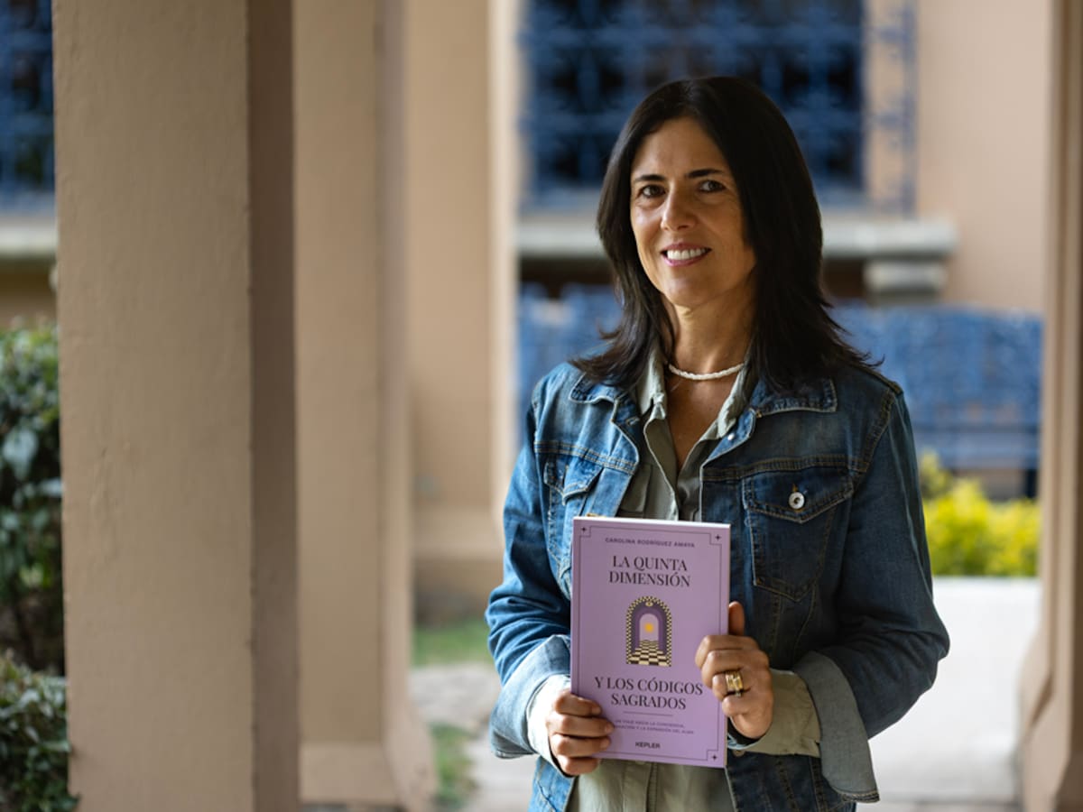 “La quinta dimensión y los códigos sagrados” de Carolina Rodríguez Amaya: percepción de la realidad