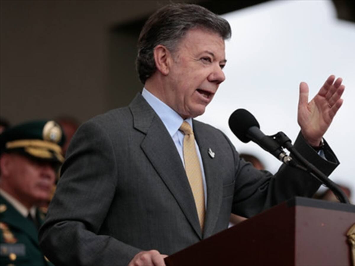 No quiero que funcionarios vayan a fumar marihuana a los parques: Santos