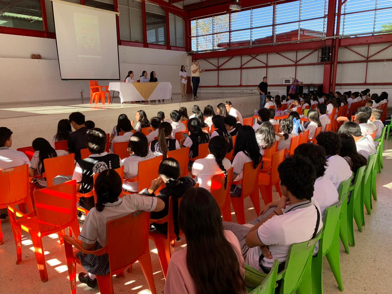 Jóvenes entre los 14 y 28 años, víctimas del conflicto armado. Foto Alcaldía Neiva.