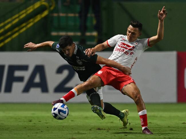 Duelo entre Goias y Santa Fe por la Copa Sudamericana. (Photo by EVARISTO SA / AFP) (Photo by EVARISTO SA/AFP via Getty Images)