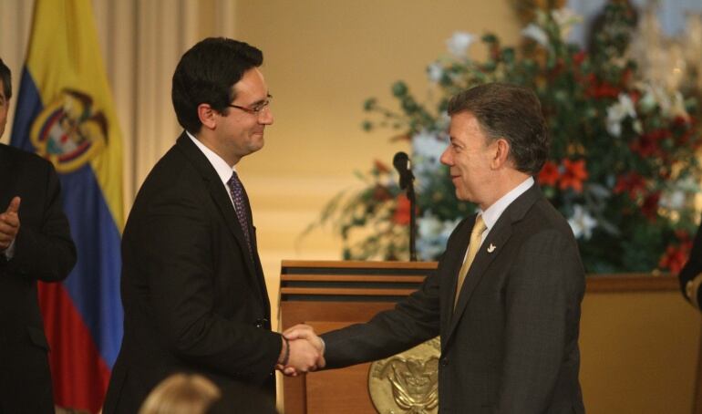 Camilo Enciso en la Secretaría de Transparencia y el presidente Juan Manuel Santos