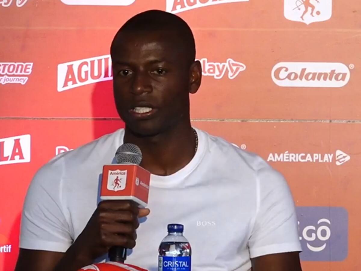 Adrián Ramos explicó por qué revirtió su decisión y renovó con América