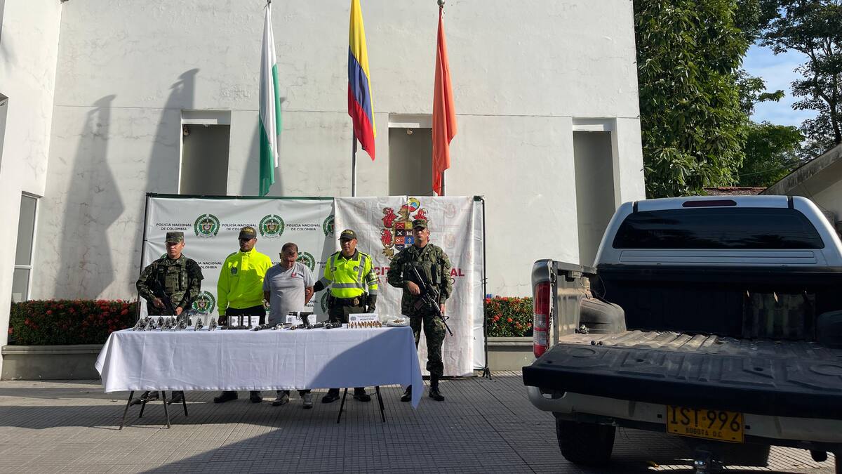 Ejército incautó material de guerra en una camioneta en la vía Apartadó-Mutatá