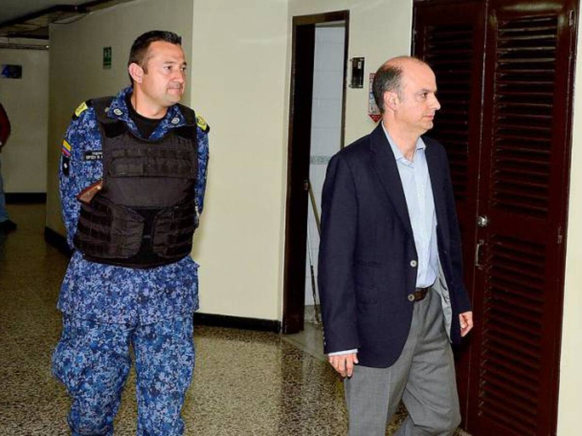 Inhabilitado por 14 años el exviceministro de Transporte García Morales