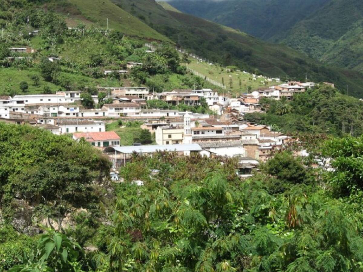 Campesinos reclaman cumplimiento del acuerdo de paz