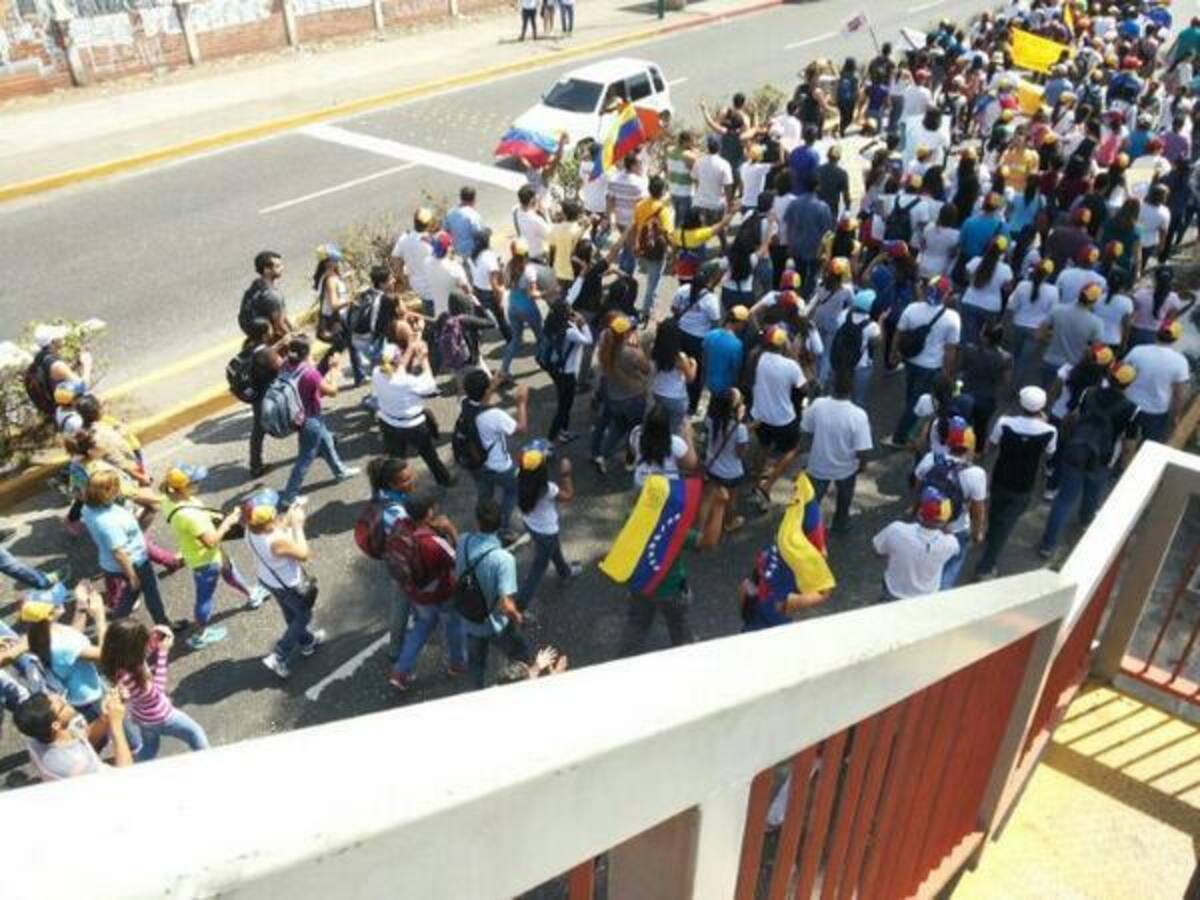Desde diferentes países del mundo como Canadá, Francia, España, etc. se manifiestan ya no más atropellos contra el pueblo venezolano.
