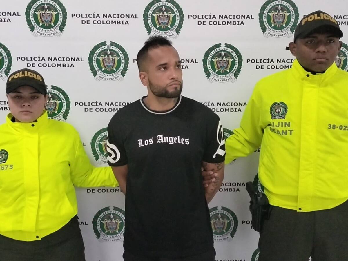 Capturan en Envigado a hombre con circular roja de Interpol por asesinar a su expareja en España