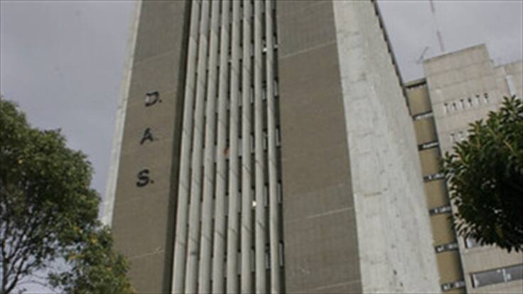 Ordenan captura internacional exjefe de inteligencia del DAS por tortura