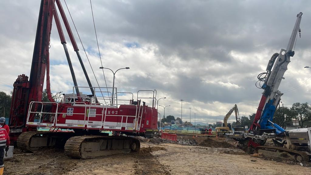 Construcción puente avenida 68 con calle 26. Foto: IDU