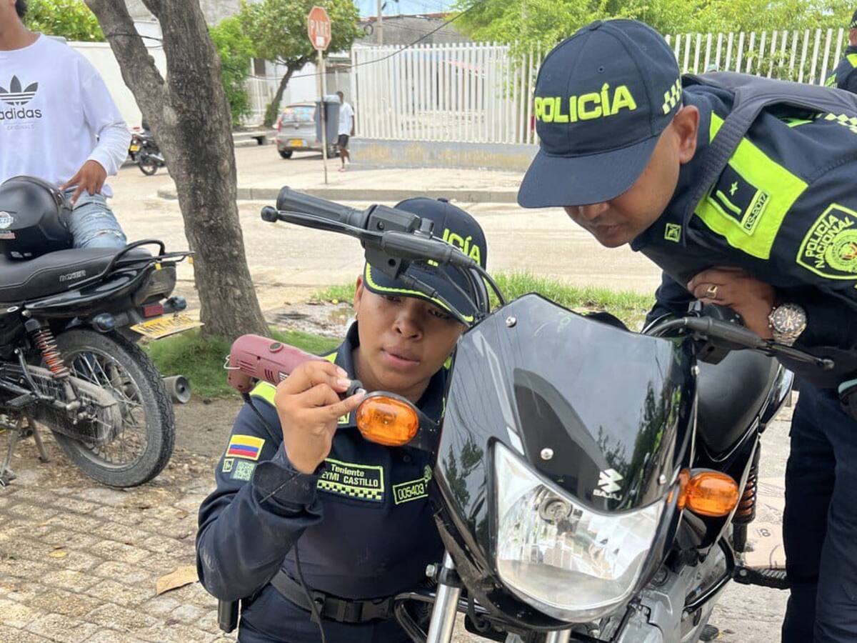 Policía realizó jornada masiva de marcación de motocicletas en faldas de La Popa
