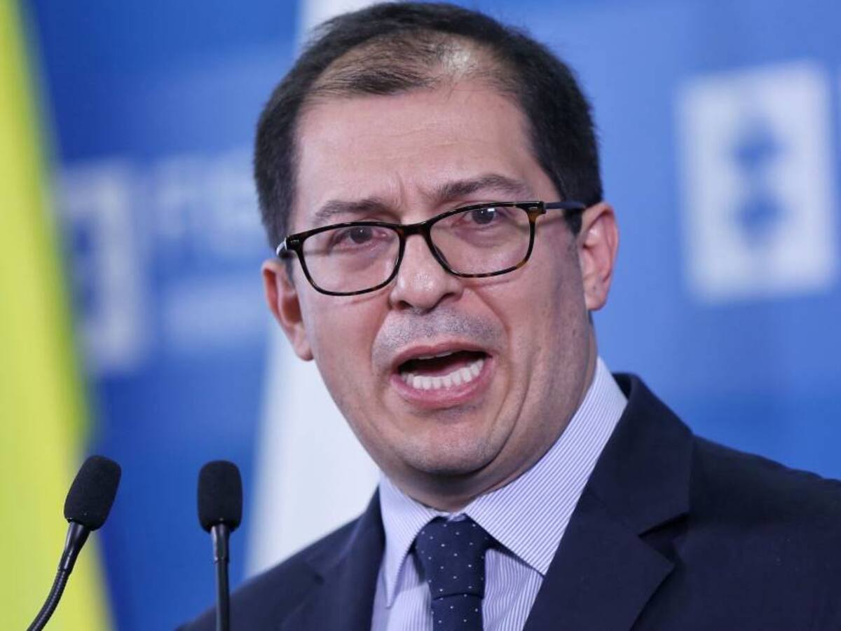 Tribunal multa al Fiscal Barbosa por desacato a la Corte Suprema