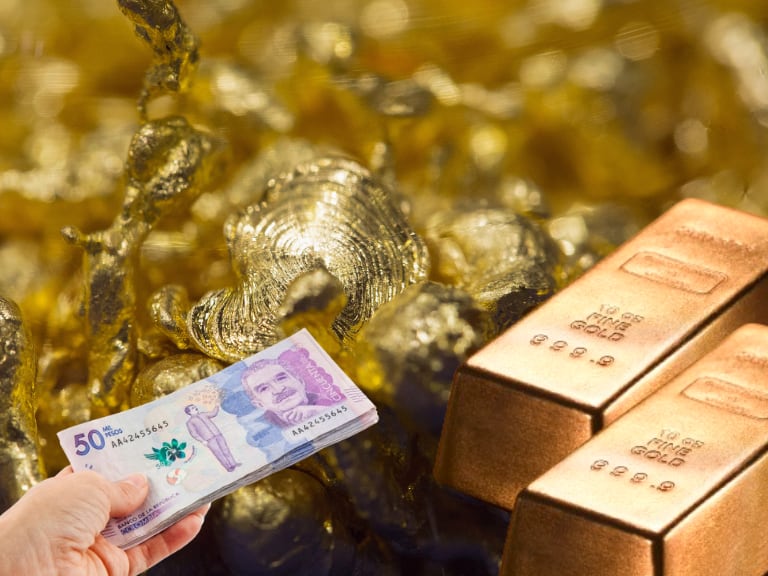 Lingotes y ejemplares de oro con billetes colombianos (Fotos vía Getty Images)