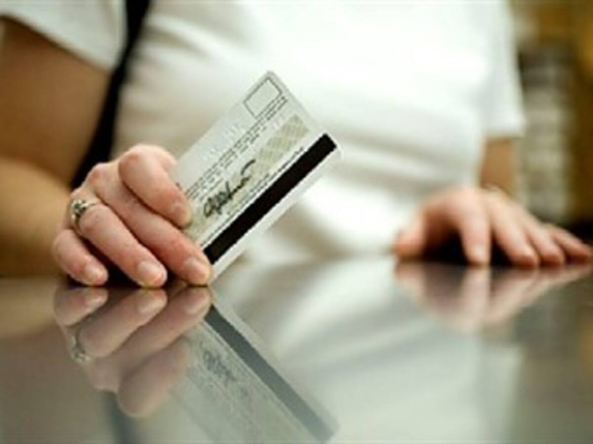 Los bancos comienzan sustitución de tarjetas de crédito y débito