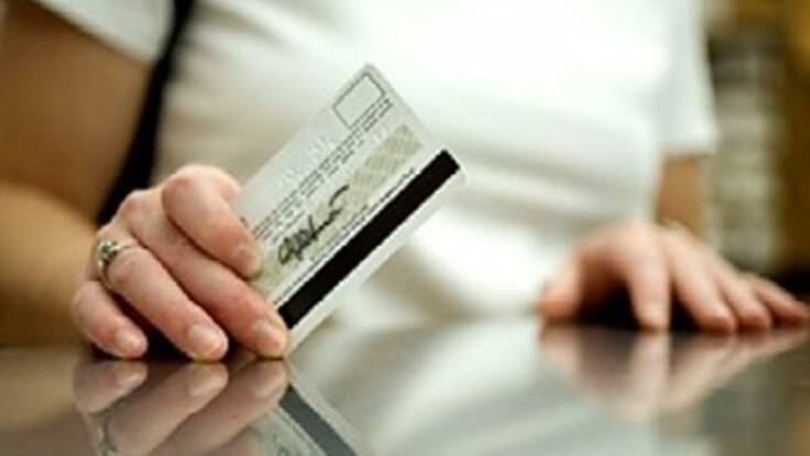 Los bancos comienzan sustitución de tarjetas de crédito y débito