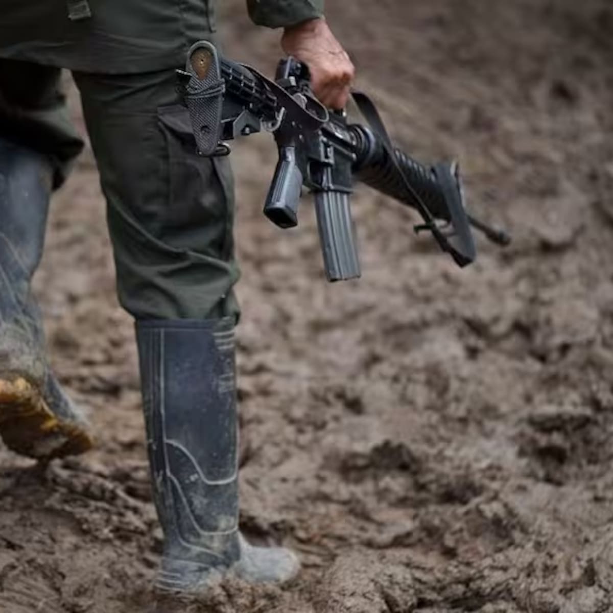 Grupos armados tienen 6.500 integrantes más que hace cuatro años, según MinDefensa
