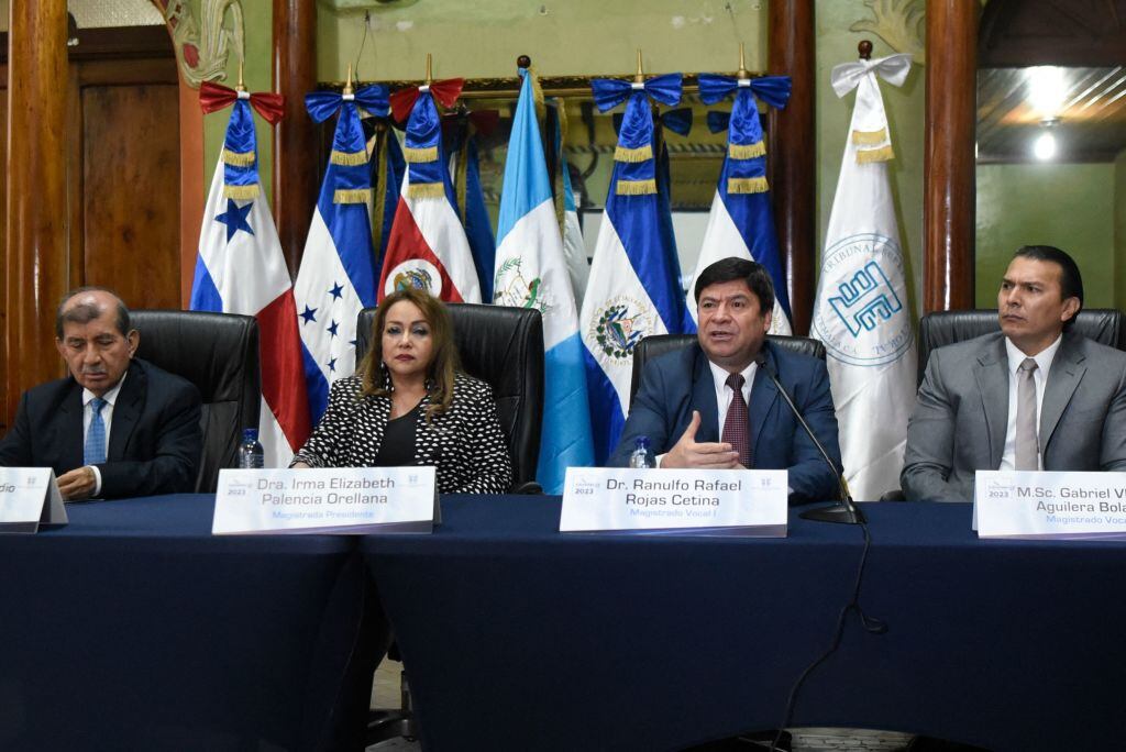 (L to R) Guatemalan Supreme Electoral Tribunal (TSE) magistrates Mynor Custodio, Irma Palencia, Ranulfo Rojas, and Gabriel Aguilera attend a press conference at the TSE in Guatemala City on July 10, 2023. (Photo by Orlando  ESTRADA / AFP) (Photo by ORLANDO  ESTRADA/AFP via Getty Images)