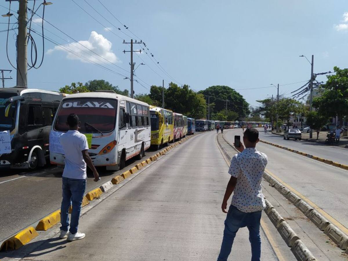 Buseteros suspendieron protestas y se trasladarán a una nueva ruta