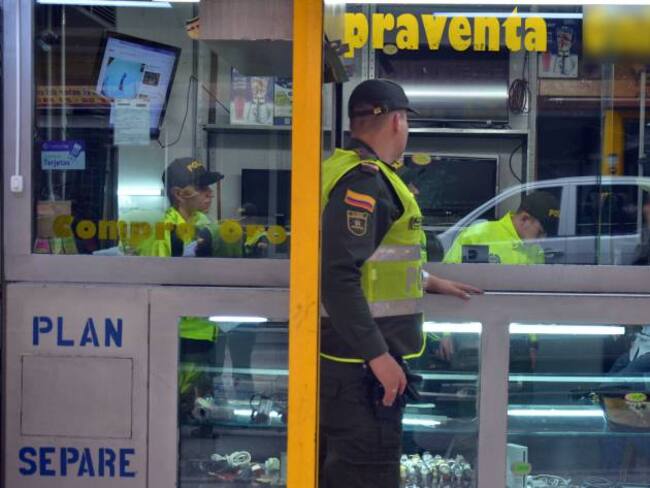 Sellan ocho compraventas de Medellín por vender artículos robados