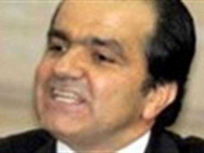 Minhacienda niega que favoreció a familiares con paquete tributario de Emergencia Social