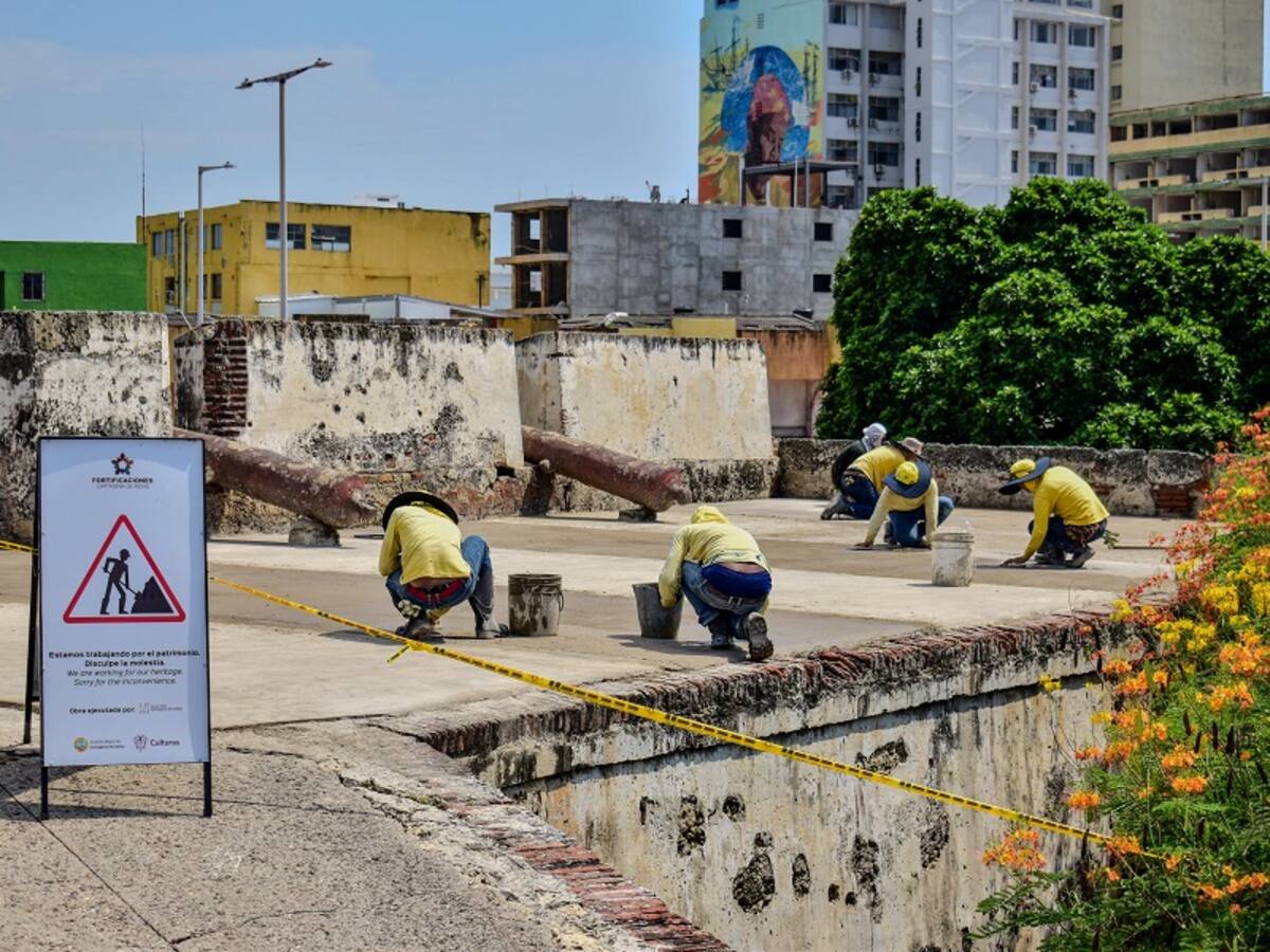 Realizan reparación del piso del baluarte de San Pedro Mártir en Cartagena