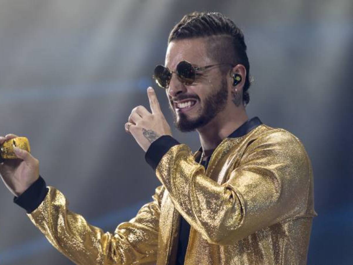 La rara reacción de Maluma al intento de beso de una fan