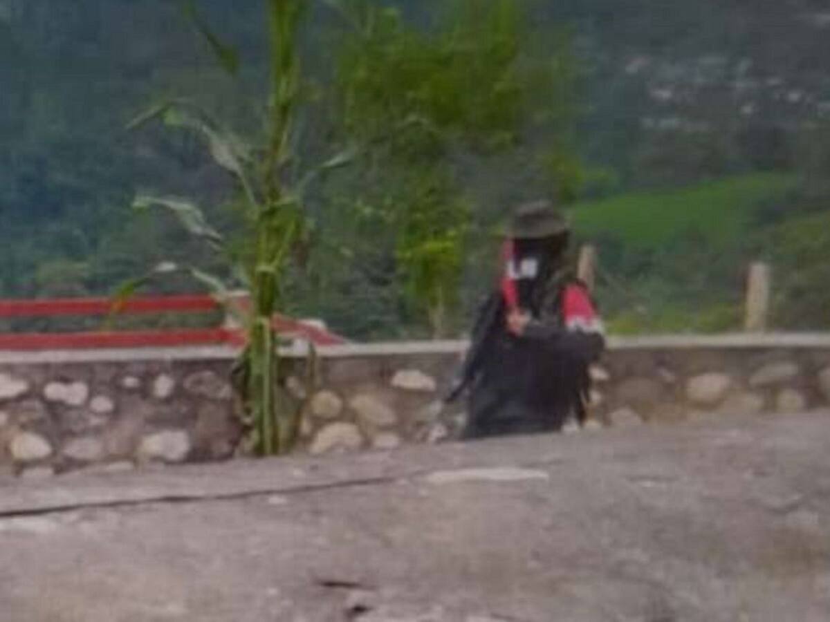 Fuertes combates generan confinamientos en zona rural de Silvia, Cauca