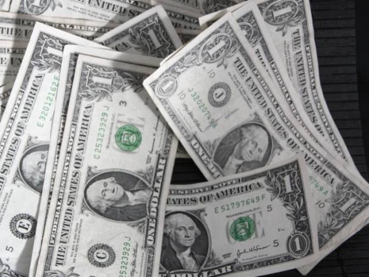 Otra vez se dispara el dólar y supera los $3.300 pesos