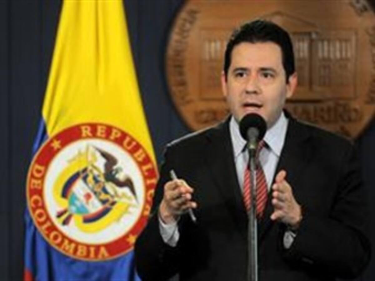 Reforma del DAS no suspende investigaciones por las chuzadas: Felipe Muñoz