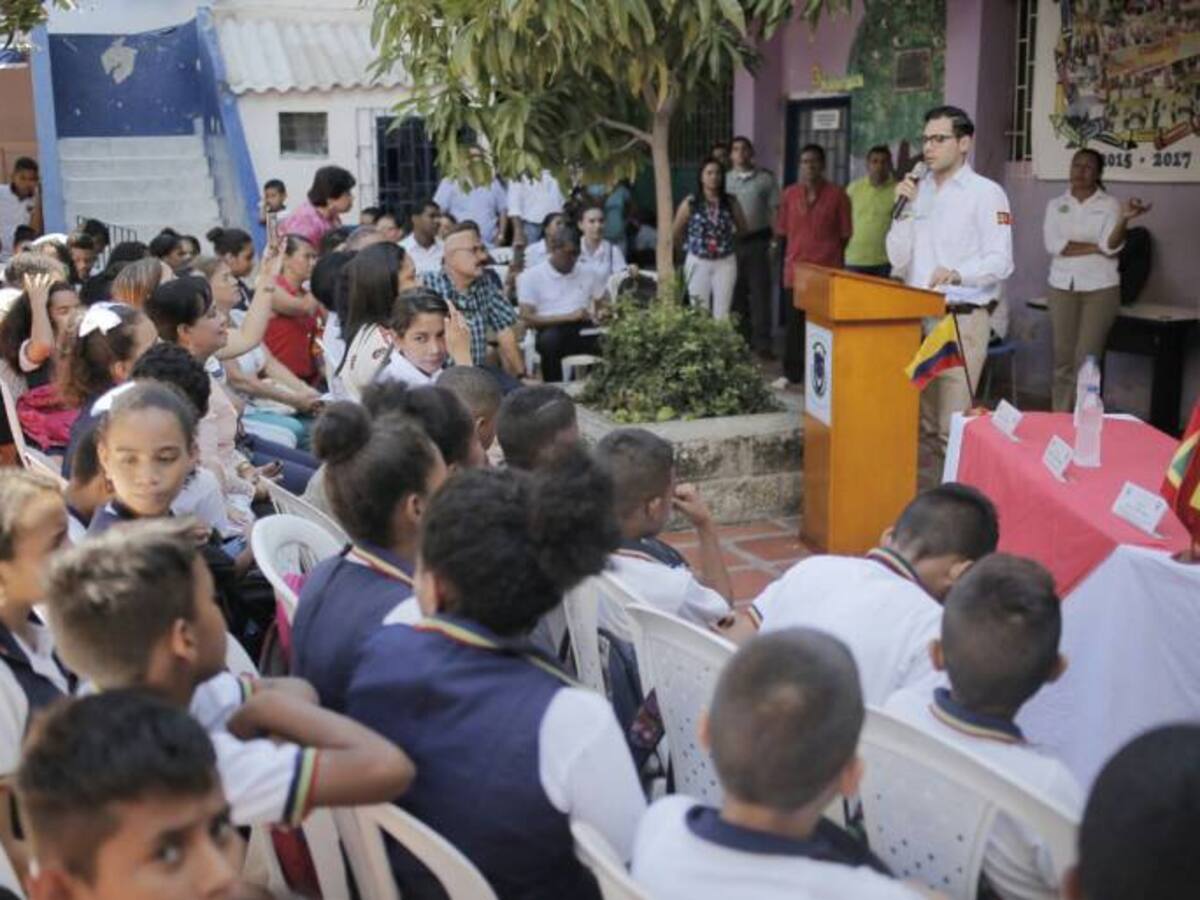 Alcalde Londoño invita a estudiantes de República del Líbano a construir la Ciudad de la Esperanza
