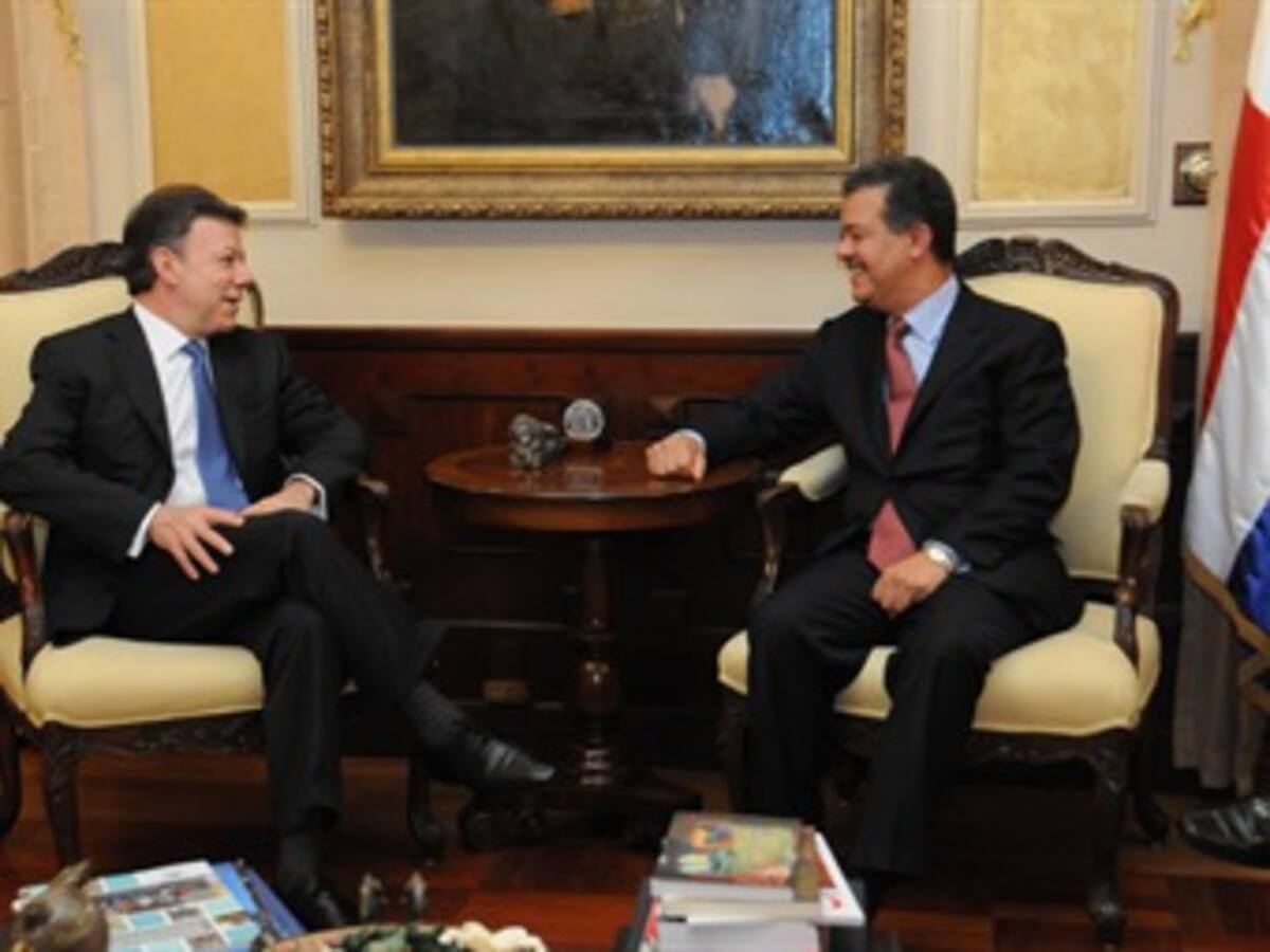 Juan Manuel Santos visita Haití para conocer cómo marcha reconstrucción