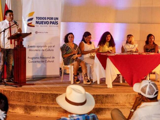 Lanzamiento del libro “Poesía para la Resistencia”.