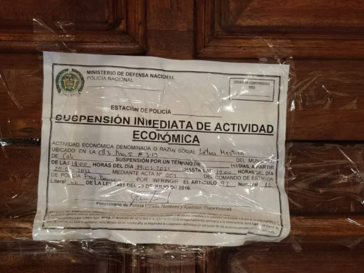Un bar en San Antonio cerrado por incumplimiento del toque de queda