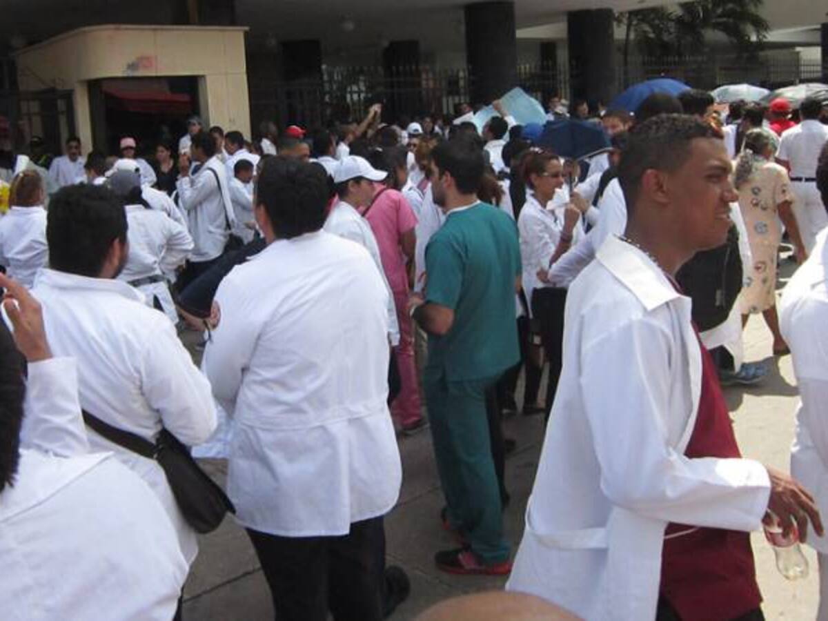 Santos sancionó ley de residentes médicos