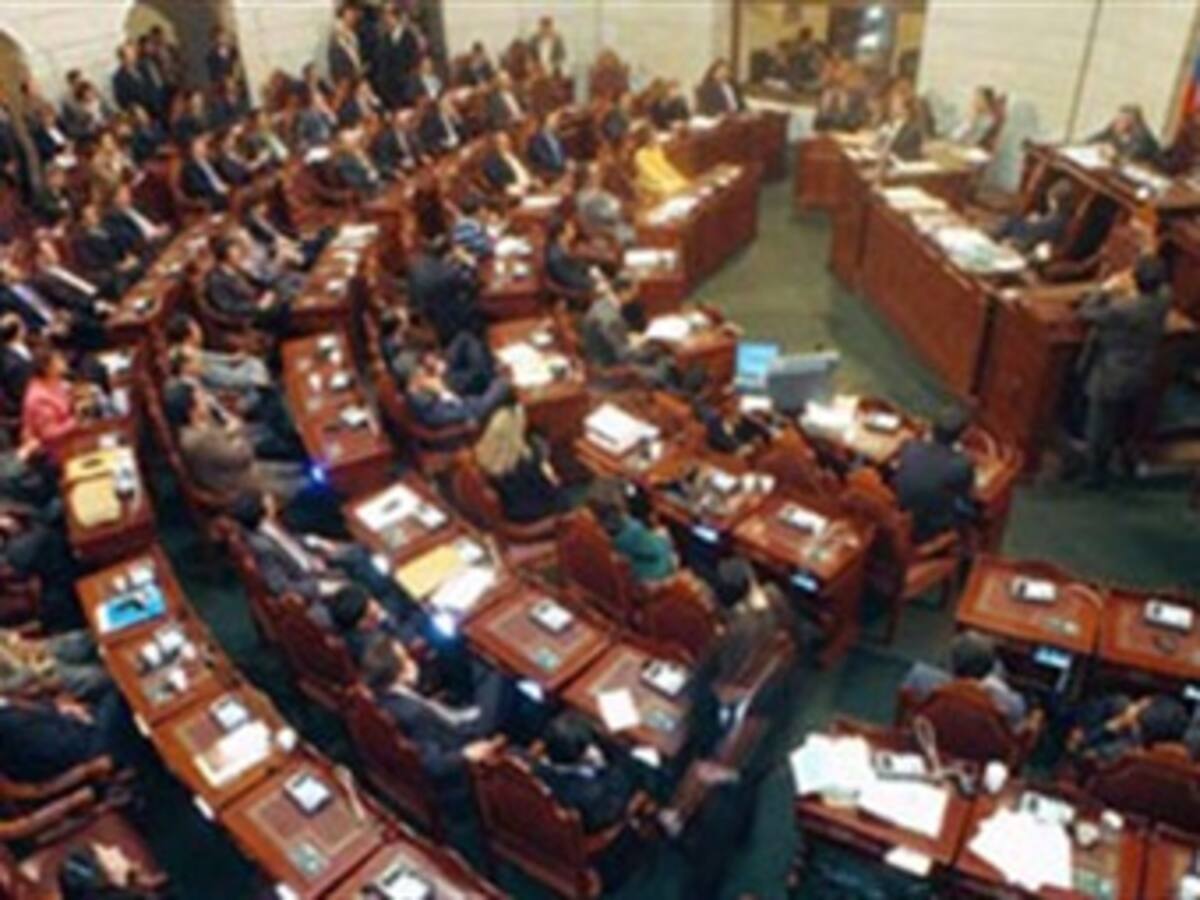 Proponen tribunal especial para juzgar a altos funcionarios