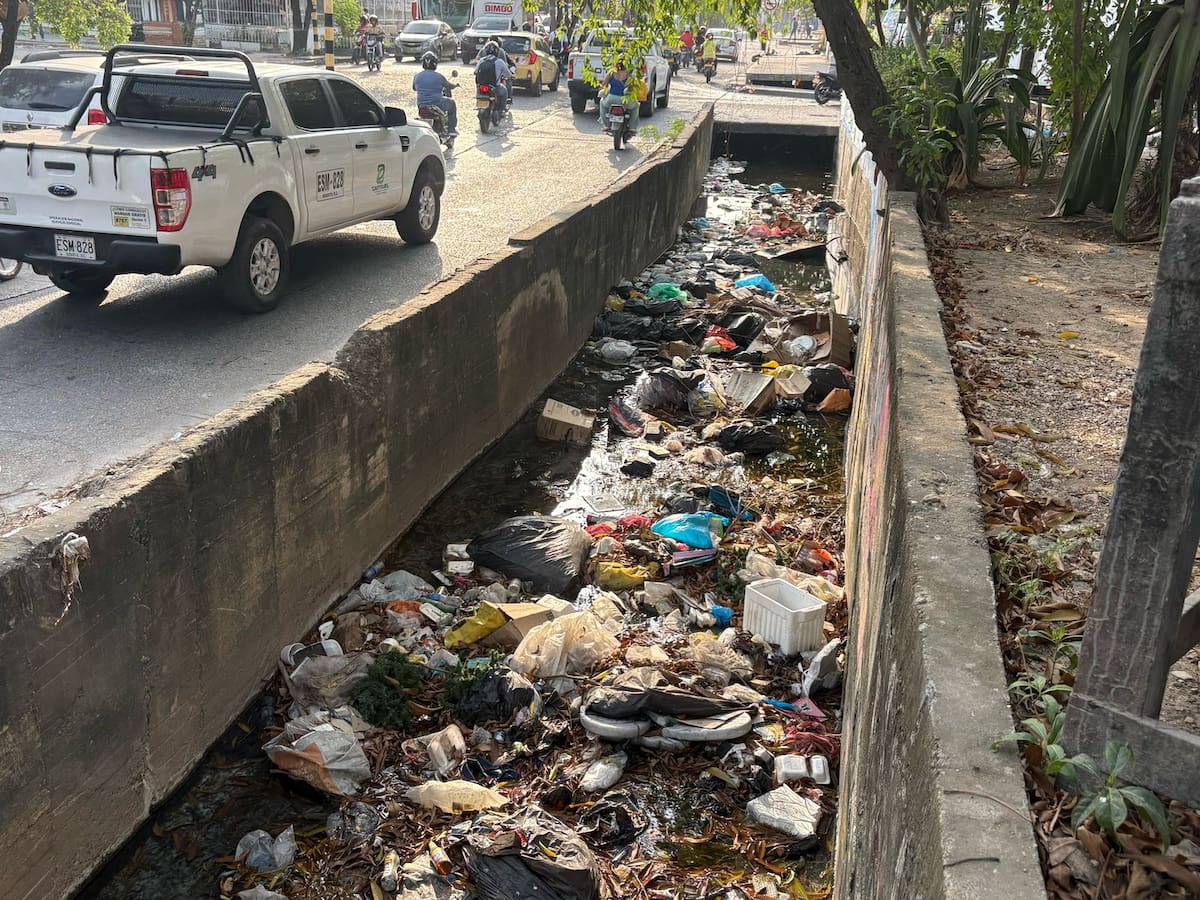 Canal de El Campestre en Cartagena se ha convertido en un “botadero” de basuras