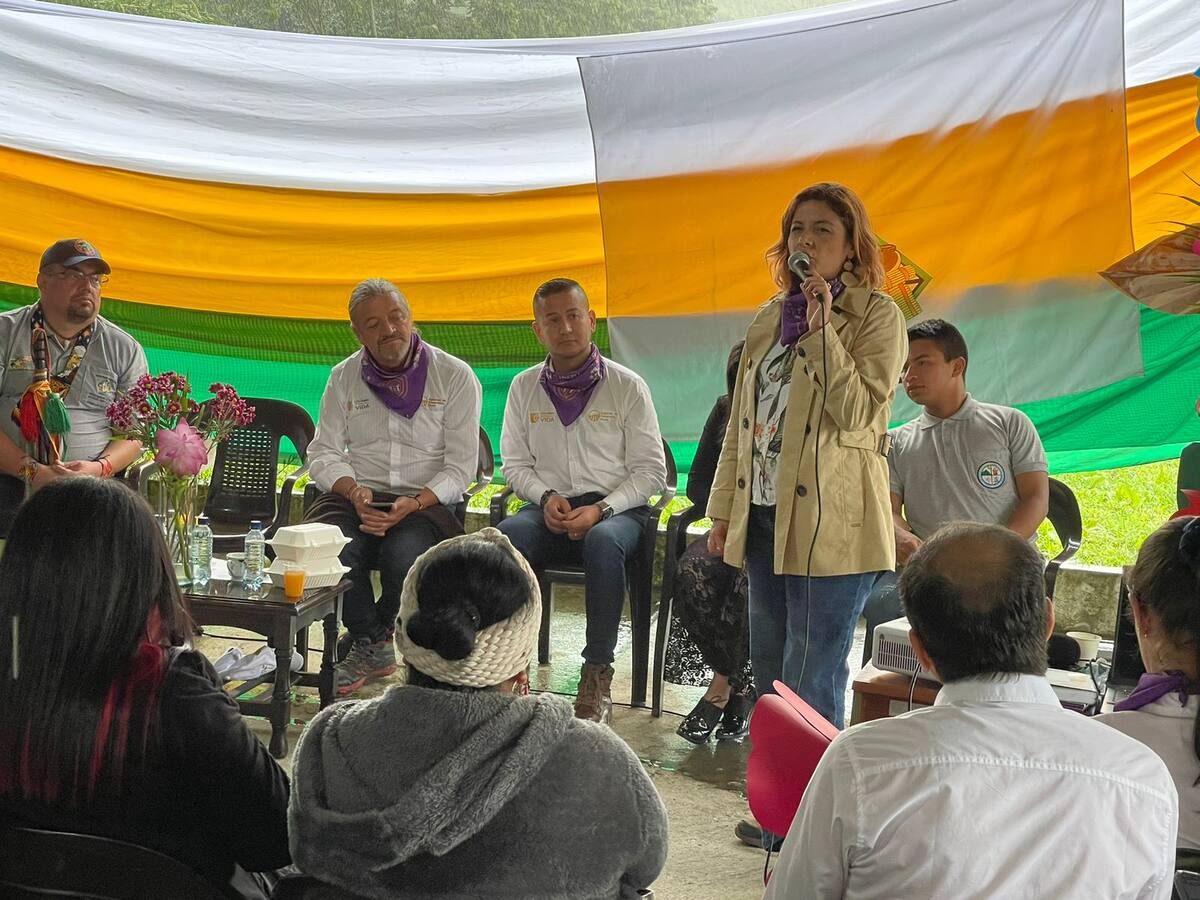 Ministra de Agricultura entregó a resguardos indígenas de Caldas proyectos agropecuarios