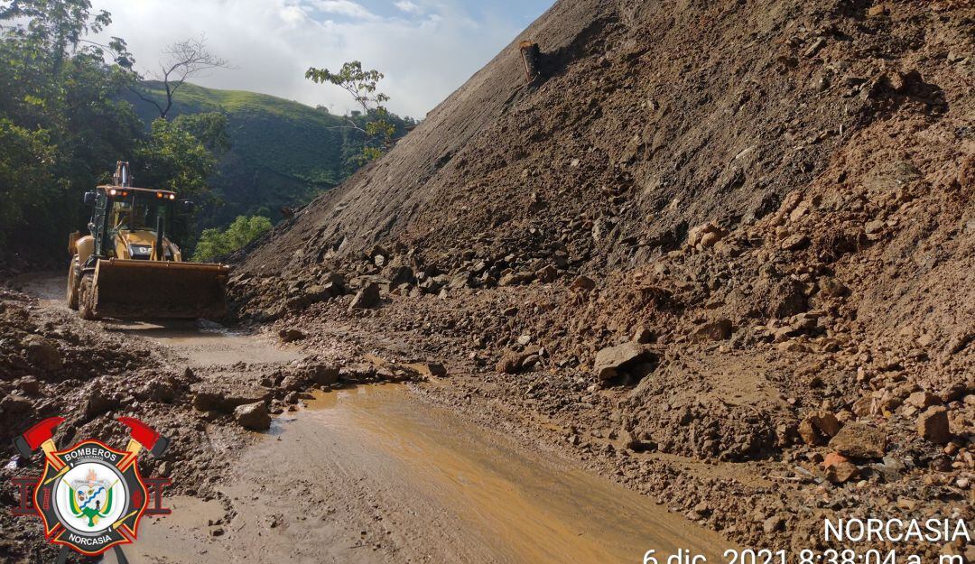 Taponamiento en la vía Norcasia - La Dorada