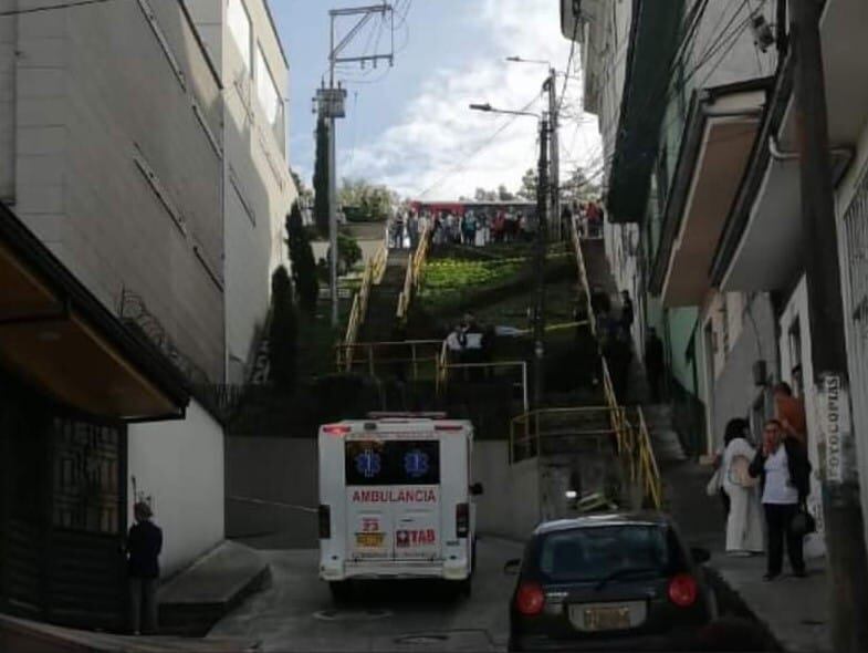 Escalas en vía pública en Manizales