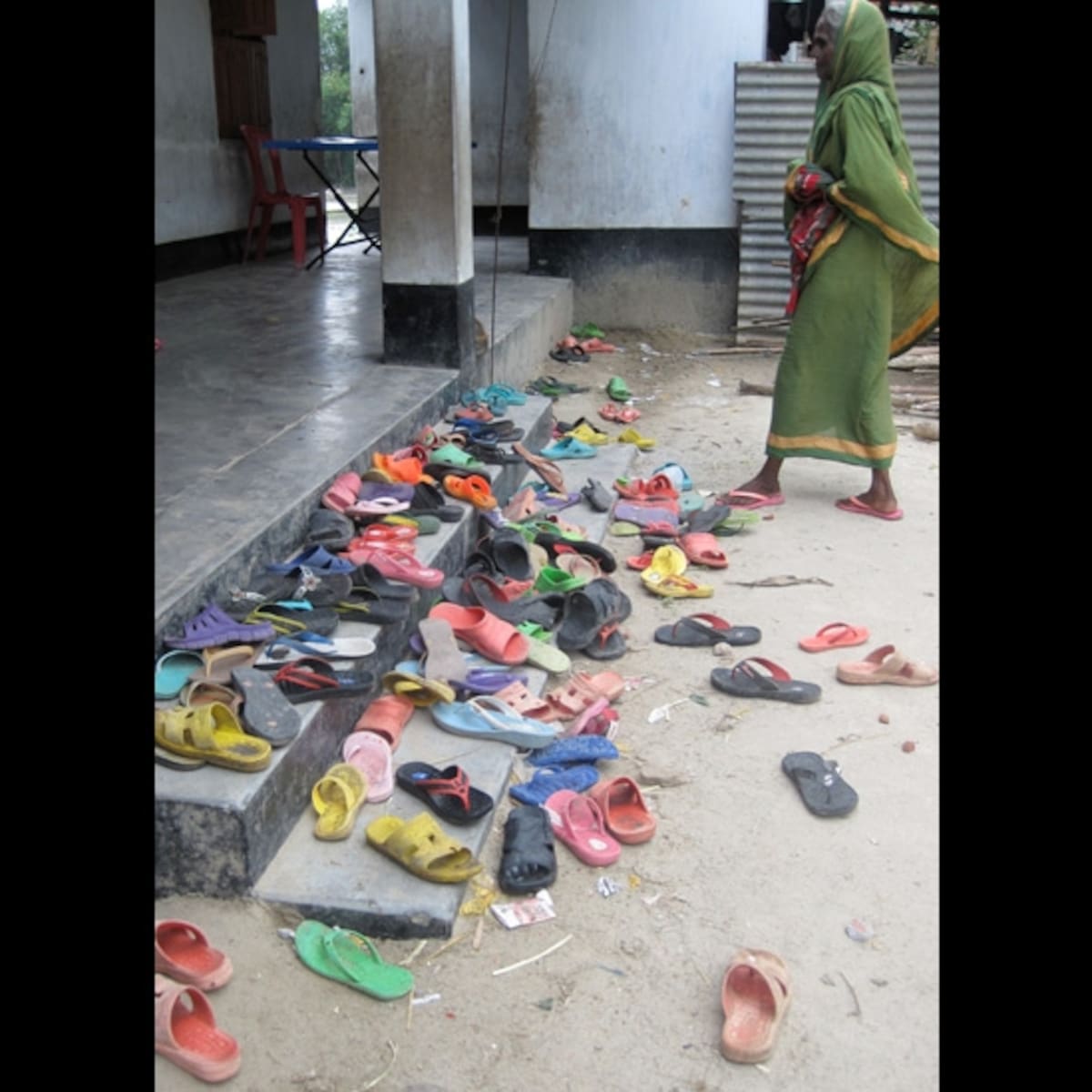 “Piedras preciosas, así son los zapatos/sandalias. Son mi hobby y tengo muuuuuuuuuchos”, nos cuenta Ester Shipman.