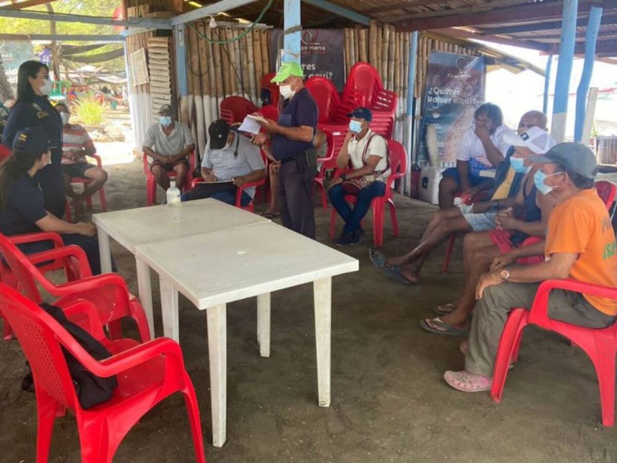 Socializan medidas de seguridad marítima y navegación con pescadores