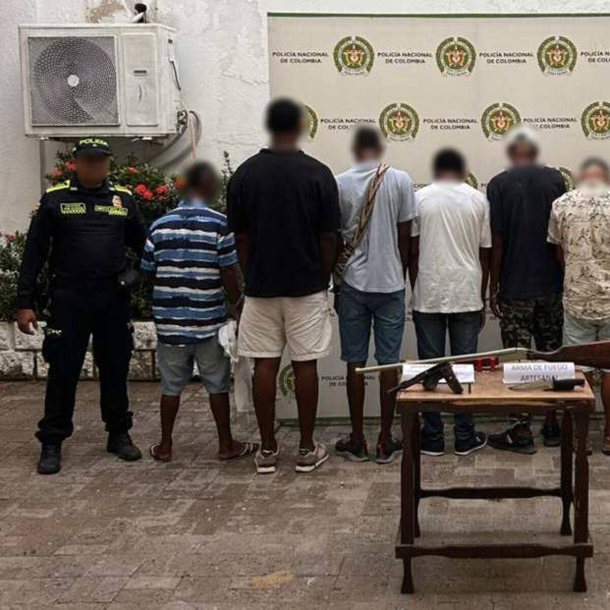 Ocho en un taxi: iban por Pasacaballos con armas de fuego y municiones