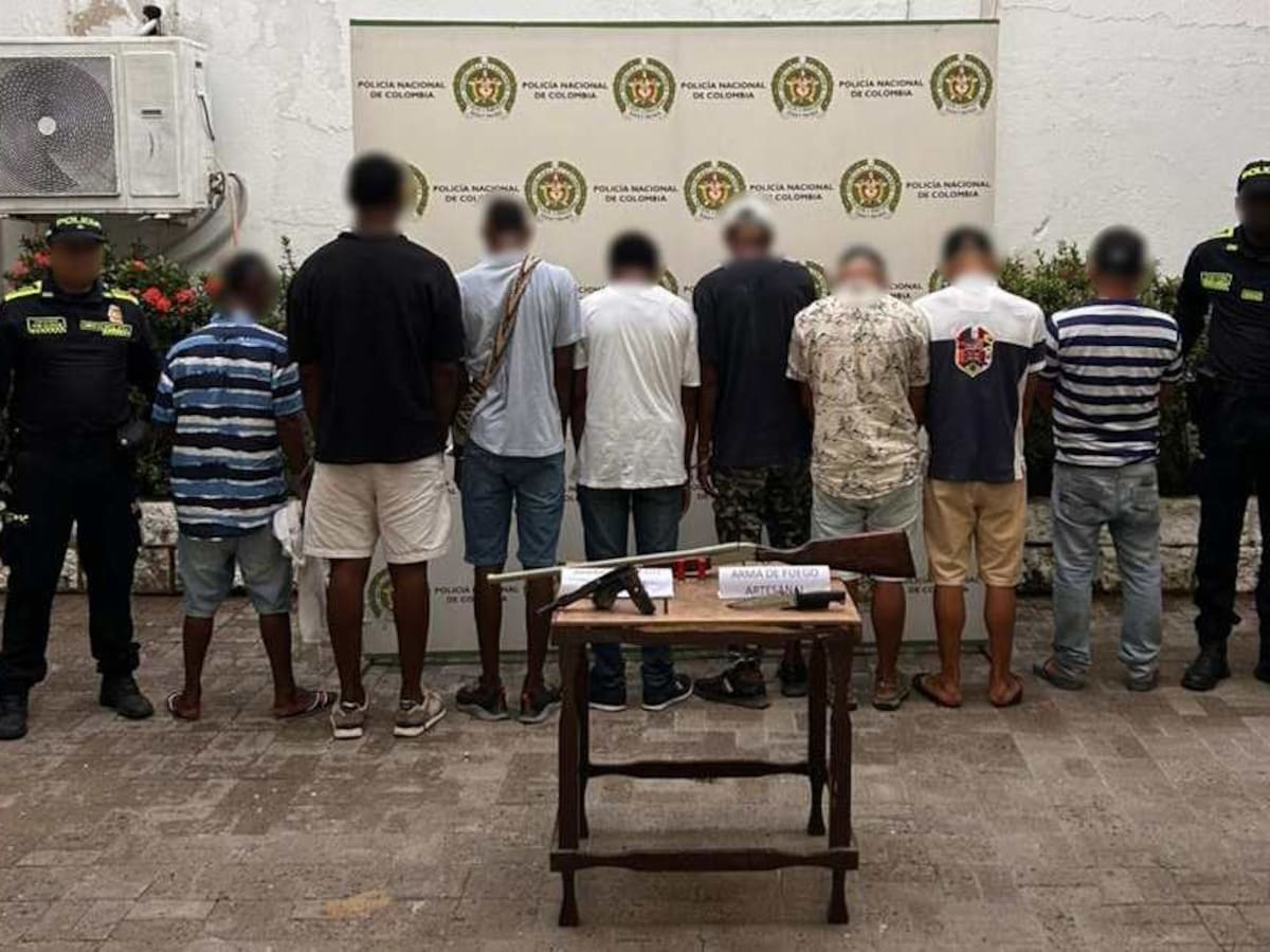 Ocho en un taxi: iban por Pasacaballos con armas de fuego y municiones