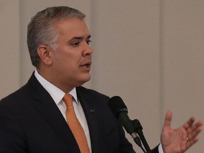 Tras 9 meses de aprobada, Duque sigue sin firmar la ley de comida chatarra