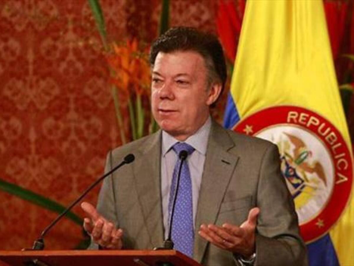Juan Manuel Santos, en la guerra y la paz