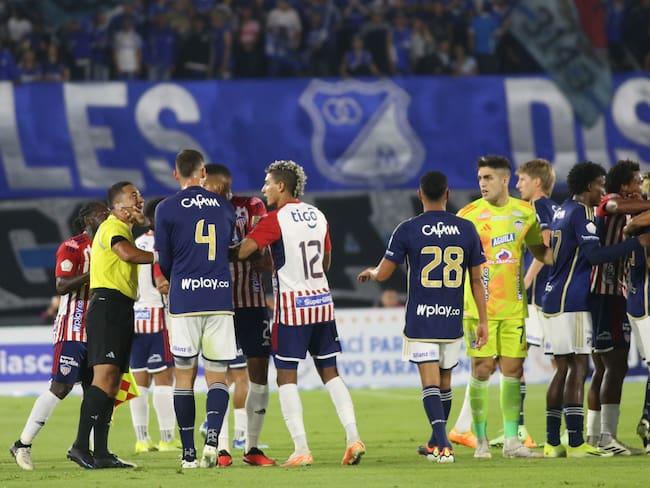 Duelo de Liga entre Millonarios y Junior en El Campín. (Photo by Daniel Garzon Herazo/NurPhoto via Getty Images)
