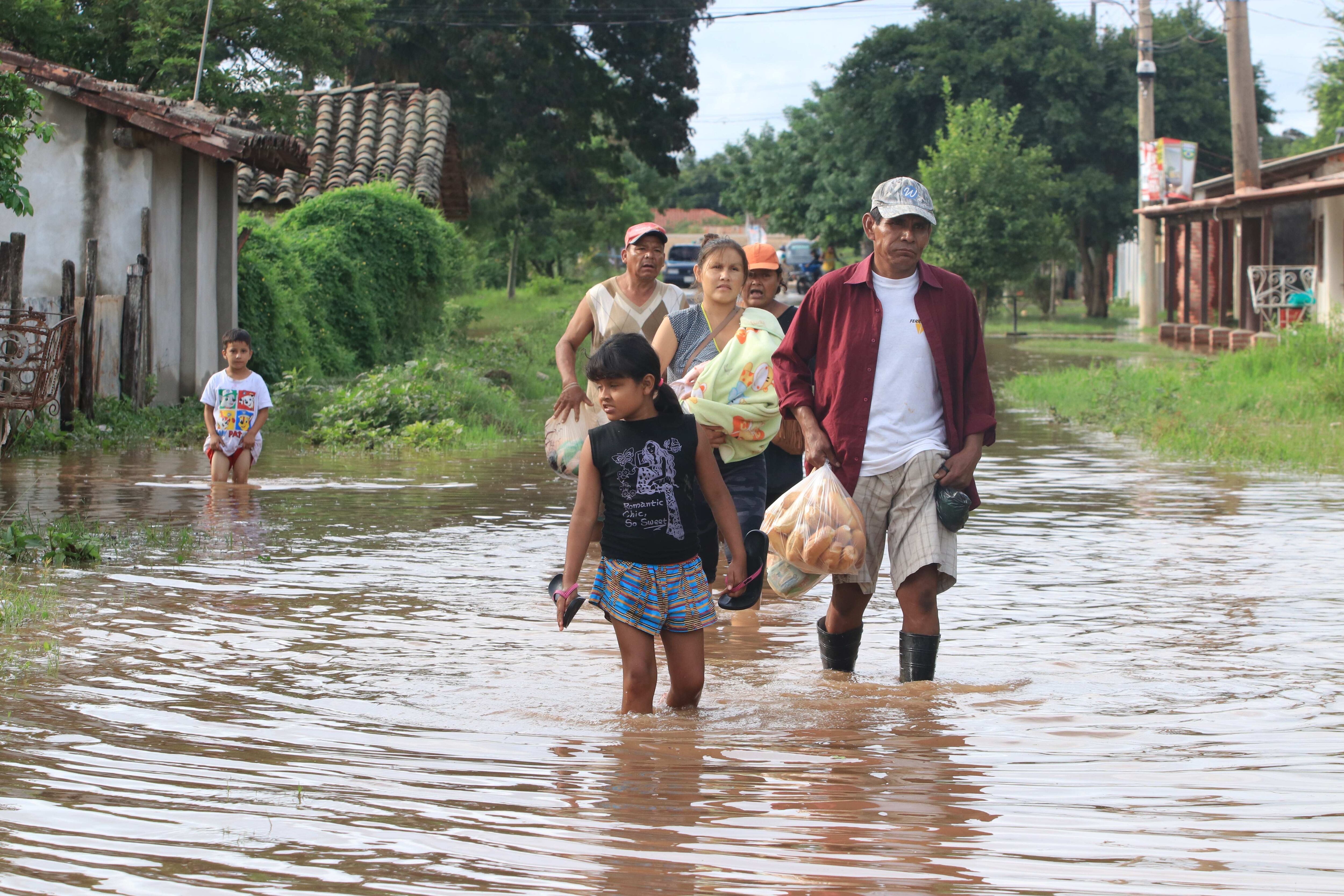 Se esperan precipitaciones por encima de lo normal, que afectarían a comunidades vulnerables. EFE/Juan Carlos Torrejón