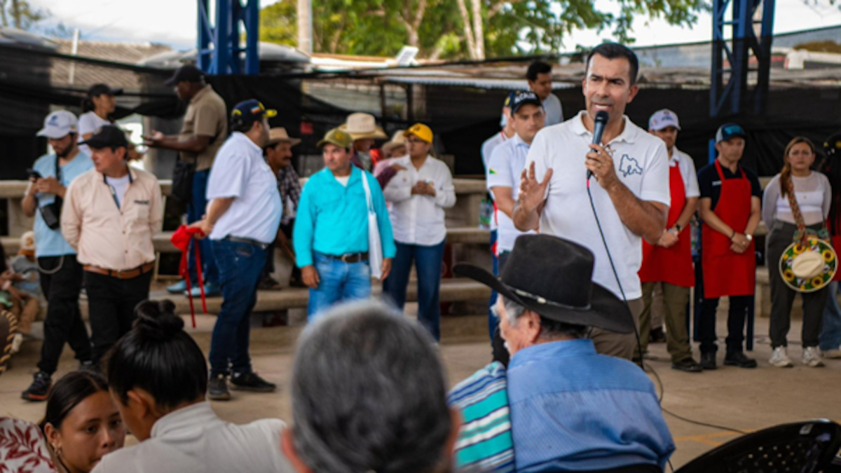 Gobernador de Cundinamarca anunció licitación para reconstruir viviendas en Medina y Paratebueno
