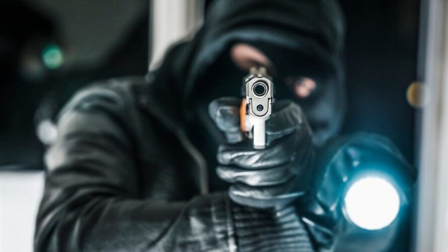 Los delincuentes lograron llevarse cerca de 40 millones de pesos luego de despojar del arma de dotación al guarda de seguridad e intimidar a los cajeros. Foto: Getty Images